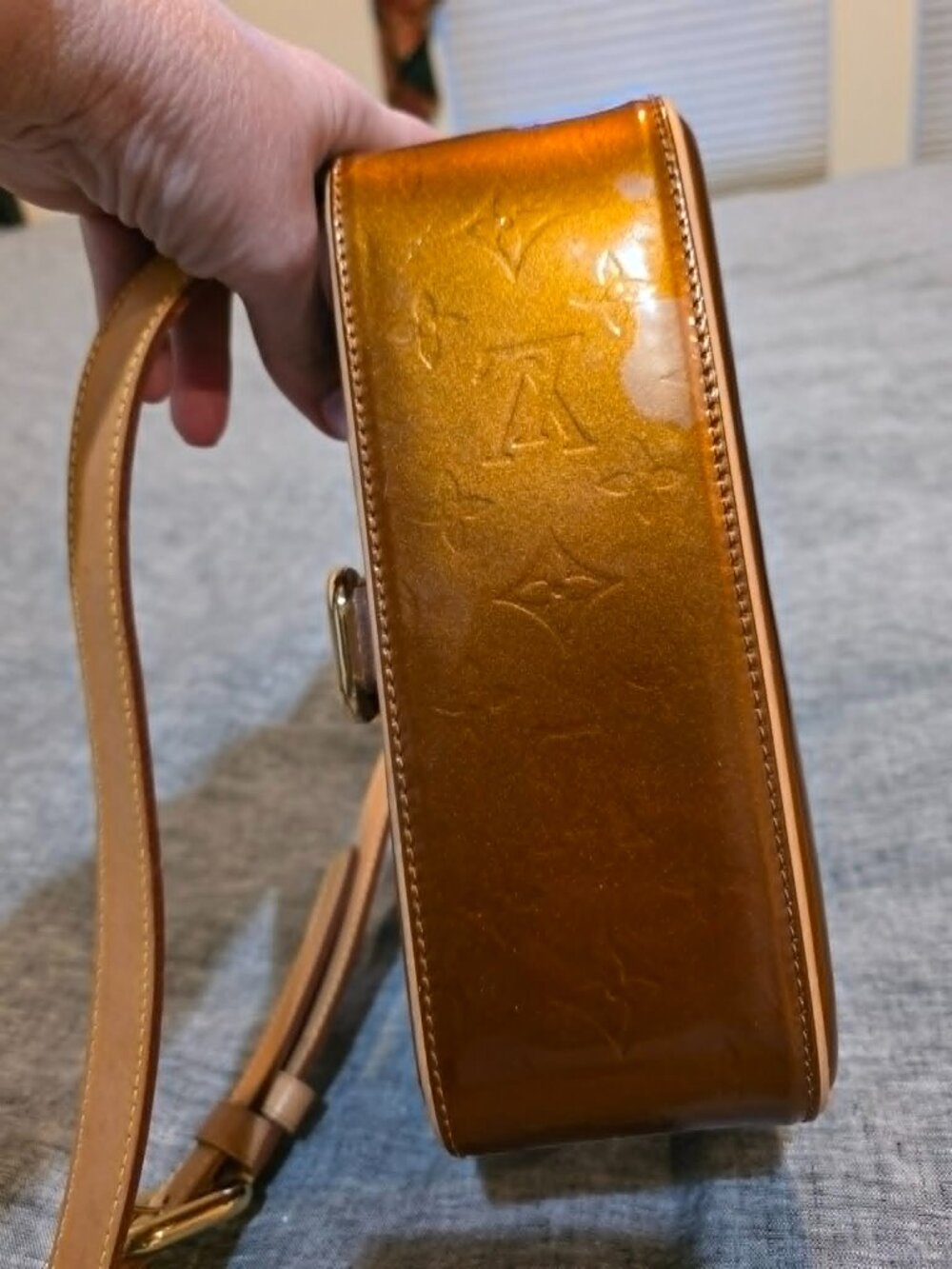 Louis Vuitton Christie Cross body purse - Picture 11 of 14